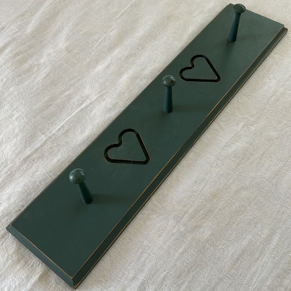 Henn Workshops Vintage Wooden Peg Rack with Hearts Hanger